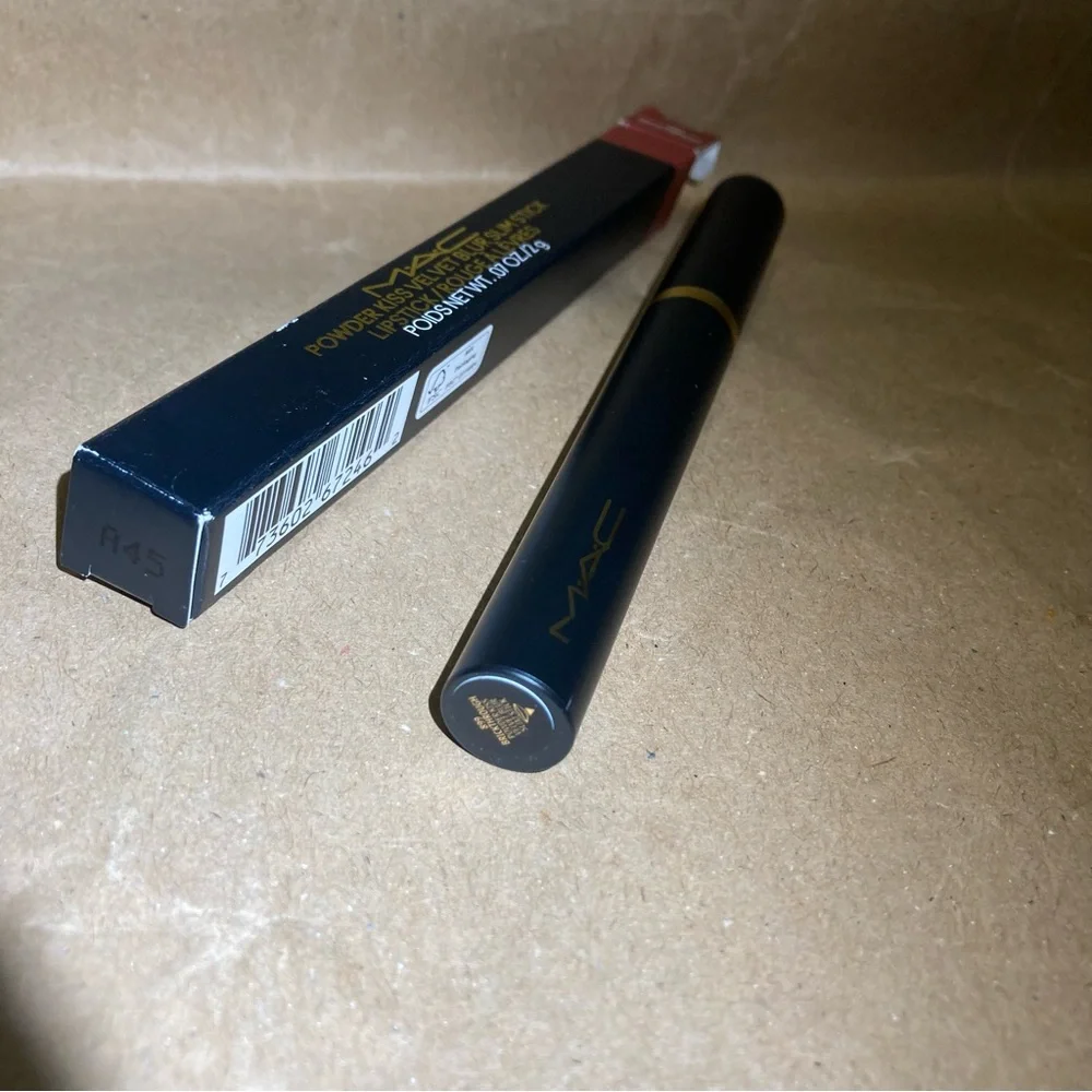 Mac lipstick 899